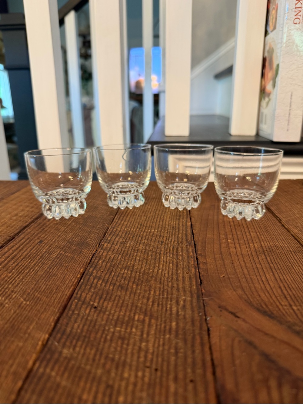 Vintage crystal port glasses with a raised crown foot (4) Made in France